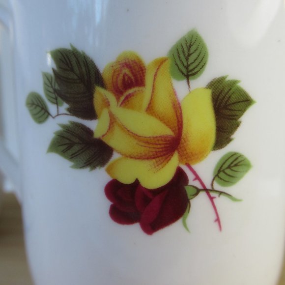 2 Fine Bone China Mugs Roses by Royal Windsor, England - Picture 5 of 13